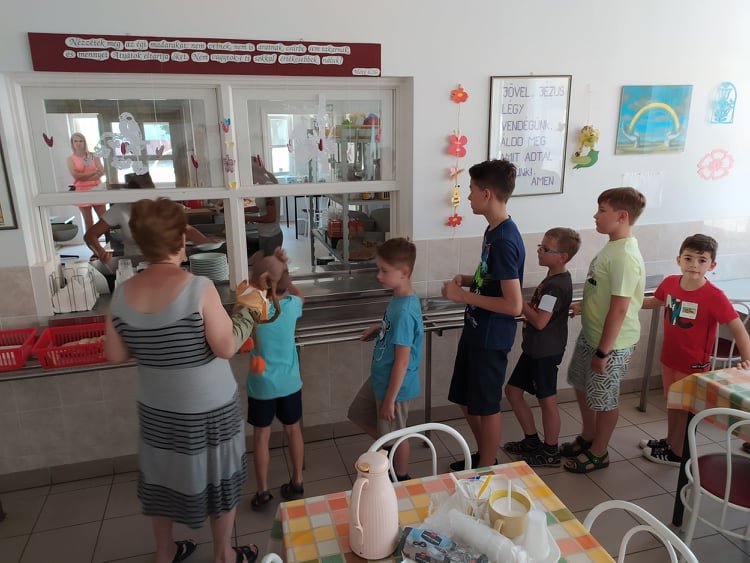 Ifjúsági és Vakációs Bibliahét 64